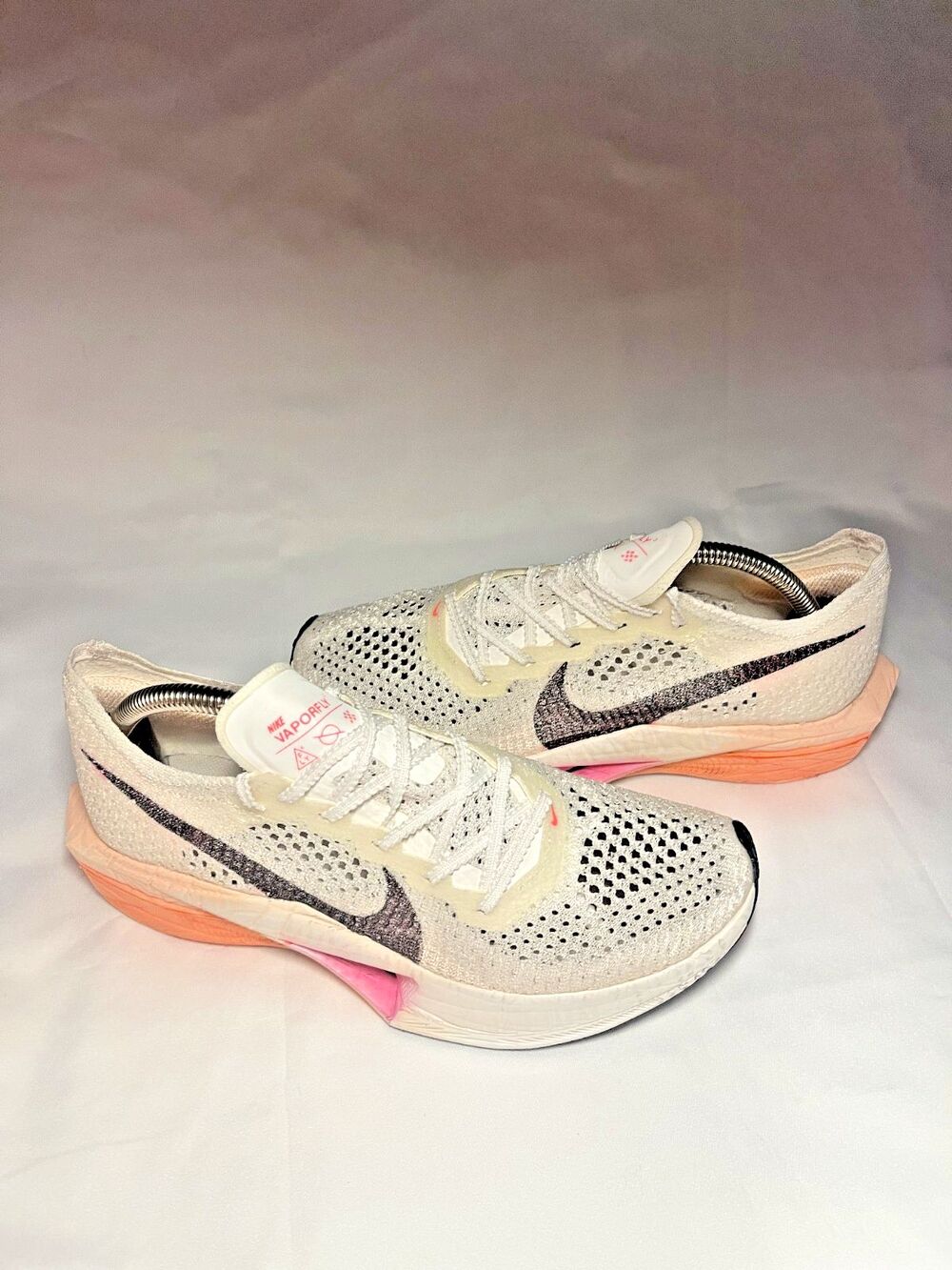 NKE ZoomX Vaporfly Next 3 Womens Sz 7 Off-White Flyknit Road Racing DV4130-103